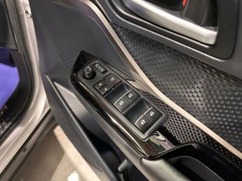 TOYOTA C-HR 1.8 VVT-h Dynamic SUV 5dr Petrol Hybrid CVT Euro 6 (s/s) (122 ps