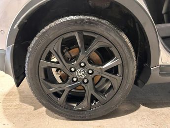 TOYOTA C-HR 1.8 VVT-h Dynamic SUV 5dr Petrol Hybrid CVT Euro 6 (s/s) (122 ps