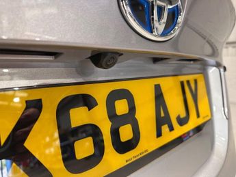 TOYOTA C-HR 1.8 VVT-h Dynamic SUV 5dr Petrol Hybrid CVT Euro 6 (s/s) (122 ps