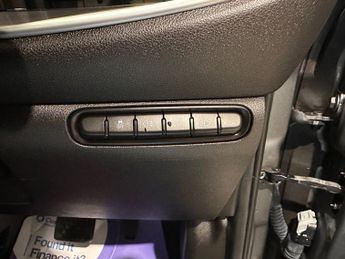 FIAT 500E 42kWh Icon Hatchback 3dr Electric Auto (118 ps)