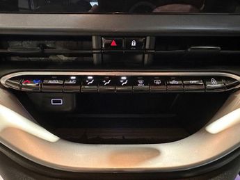 FIAT 500E 42kWh Icon Hatchback 3dr Electric Auto (118 ps)