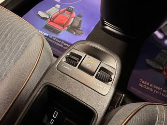 FIAT 500E 42kWh Icon Hatchback 3dr Electric Auto (118 ps)