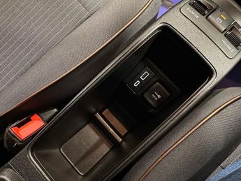 FIAT 500E 42kWh Icon Hatchback 3dr Electric Auto (118 ps)