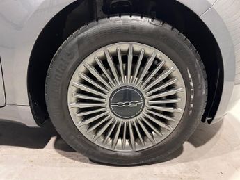 FIAT 500E 42kWh Icon Hatchback 3dr Electric Auto (118 ps)