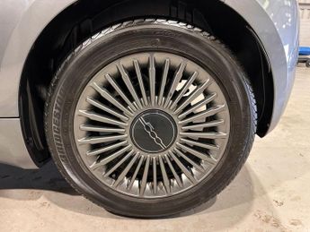 FIAT 500E 42kWh Icon Hatchback 3dr Electric Auto (118 ps)