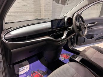 FIAT 500E 42kWh Icon Hatchback 3dr Electric Auto (118 ps)