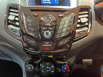 FORD FIESTA 1.0T EcoBoost Zetec Hatchback 5dr Petrol Powershift Euro 6 (100 