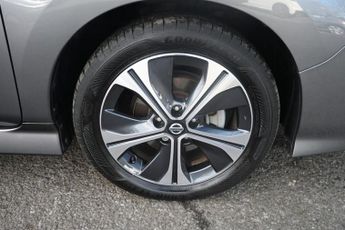 NISSAN LEAF 40kWh N-Connecta Hatchback 5dr Electric Auto (150 ps)