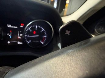 LAND ROVER RANGE ROVER EVOQUE 2.2 SD4 Pure Tech SUV 5dr Diesel Auto 4WD Euro 5 (s/s) (190 ps)