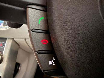 LAND ROVER RANGE ROVER EVOQUE 2.2 SD4 Pure Tech SUV 5dr Diesel Auto 4WD Euro 5 (s/s) (190 ps)