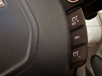 LAND ROVER RANGE ROVER EVOQUE 2.2 SD4 Pure Tech SUV 5dr Diesel Auto 4WD Euro 5 (s/s) (190 ps)