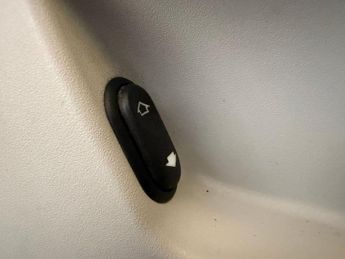 LAND ROVER RANGE ROVER EVOQUE 2.2 SD4 Pure Tech SUV 5dr Diesel Auto 4WD Euro 5 (s/s) (190 ps)