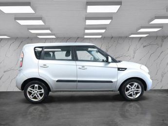 KIA SOUL 1.6 CRDi 2 SUV 5dr Diesel Auto Euro 4 (126 bhp) MOT FEB 2027 DRI