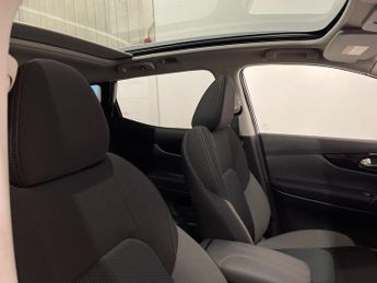 NISSAN QASHQAI 1.3 DIG-T N-Connecta SUV 5dr Petrol DCT Auto Euro 6 (s/s) (160 p