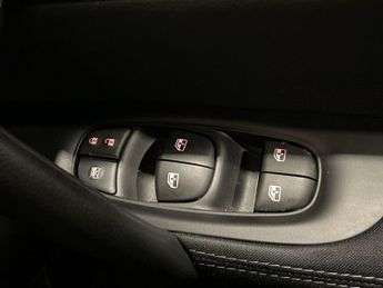 NISSAN QASHQAI 1.3 DIG-T N-Connecta SUV 5dr Petrol DCT Auto Euro 6 (s/s) (160 p