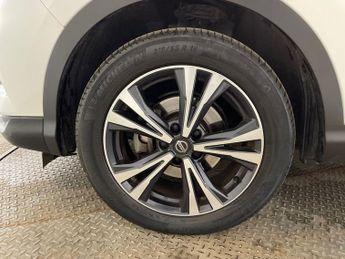 NISSAN QASHQAI 1.3 DIG-T N-Connecta SUV 5dr Petrol DCT Auto Euro 6 (s/s) (160 p