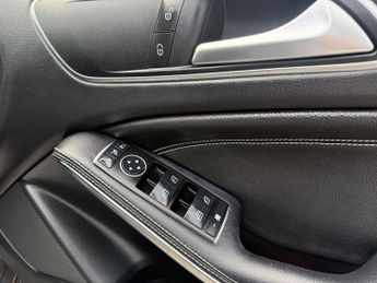 MERCEDES-BENZ A-CLASS 2.1 A200d Sport (Premium) Hatchback 5dr Diesel 7G-DCT Euro 6- FI