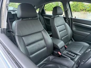 VAUXHALL VECTRA 3.0 CDTi V6 24V Elite Hatchback 5dr Diesel Automatic- FANTASTIC 