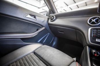 MERCEDES-BENZ A-CLASS 2.1 A200d AMG Line (Premium) Hatchback 5dr Diesel 7G-DCT Euro 6 