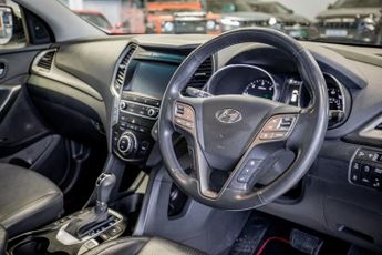 HYUNDAI SANTA FE 2.2 CRDi Blue Drive Premium SE SUV 5dr Diesel Auto 4WD Euro 6 (s
