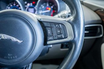 JAGUAR F-PACE 2.0 D180 Portfolio SUV 5dr Diesel Auto AWD Euro 6 (s/s) (180 ps)