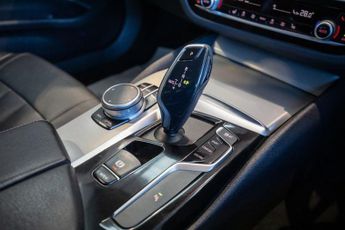 BMW 5 SERIES 2.0 520d SE Touring 5dr Diesel Auto Euro 6 (s/s) (190 ps)