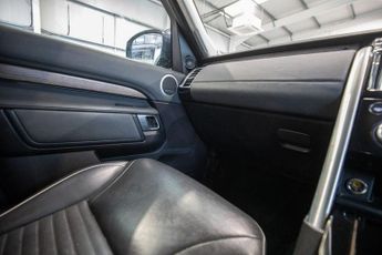 LAND ROVER DISCOVERY 2.0 SD4 HSE SUV 5dr Diesel Auto 4WD Euro 6 (s/s) (240 ps)