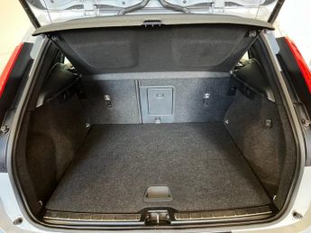 VOLVO XC40 1.5h T4 Recharge 10.7kWh Inscription SUV 5dr Petrol Plug-in Hybr