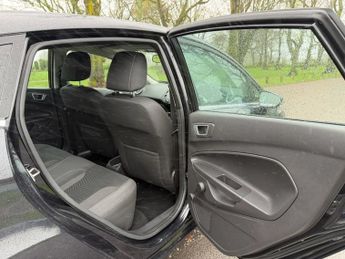 FORD FIESTA 1.6 Zetec Hatchback 5dr Petrol Powershift Euro 5 (105 ps)