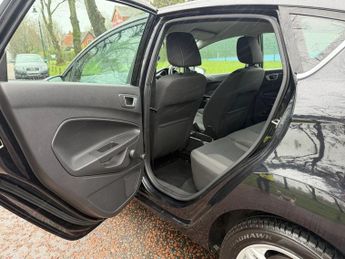 FORD FIESTA 1.6 Zetec Hatchback 5dr Petrol Powershift Euro 5 (105 ps)