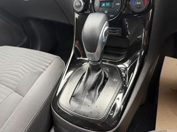 FORD FIESTA 1.6 Zetec Hatchback 5dr Petrol Powershift Euro 5 (105 ps)