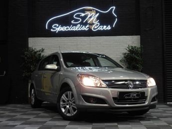 Vauxhall Astra 1.8i 16v Design Hatchback 5dr Petrol Automatic (184 g/km, 138 bh