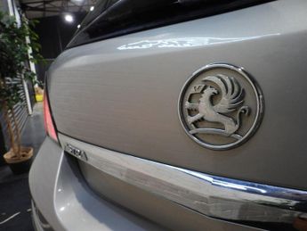 VAUXHALL ASTRA 1.8i 16v Design Hatchback 5dr Petrol Automatic (184 g/km, 138 bh