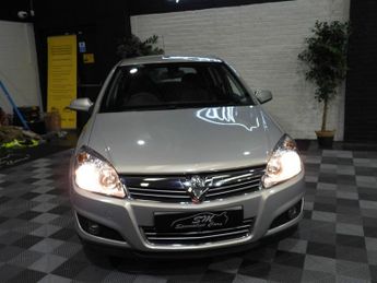 VAUXHALL ASTRA 1.8i 16v Design Hatchback 5dr Petrol Automatic (184 g/km, 138 bh