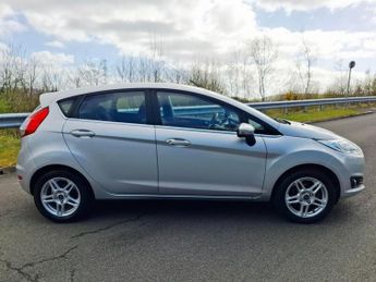 FORD FIESTA 1.6 Zetec Hatchback 5dr Petrol Powershift Euro 5 (105 ps)