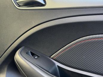 MG MG ZS 72.6kWh Trophy Long Range SUV 5dr Electric Auto (156 ps)