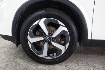 NISSAN QASHQAI 1.3 DIG-T MHEV N-Connecta XTRON Euro 6 (s/s) 5dr