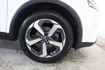 NISSAN QASHQAI 1.3 DIG-T MHEV N-Connecta XTRON Euro 6 (s/s) 5dr