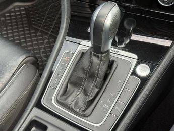 VOLKSWAGEN GOLF 2.0 TSI R Hatchback 5dr Petrol DSG 4Motion Euro 6 (s/s) (300 ps)