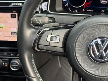 VOLKSWAGEN GOLF 2.0 TSI R Hatchback 5dr Petrol DSG 4Motion Euro 6 (s/s) (300 ps)