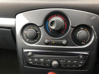 RENAULT CLIO 1.5 dCi Expression + Hatchback 5dr Diesel Manual Euro 5 (88 ps)