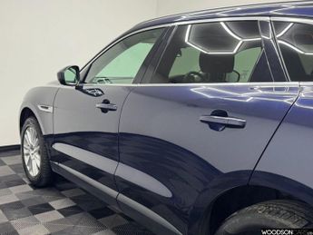 JAGUAR F-PACE 2.0 P300 Portfolio SUV 5dr Petrol Auto AWD Euro 6 (s/s) (300 ps)