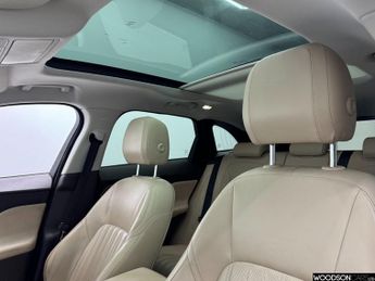 JAGUAR F-PACE 2.0 P300 Portfolio SUV 5dr Petrol Auto AWD Euro 6 (s/s) (300 ps)