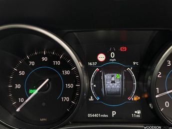 JAGUAR F-PACE 2.0 P300 Portfolio SUV 5dr Petrol Auto AWD Euro 6 (s/s) (300 ps)