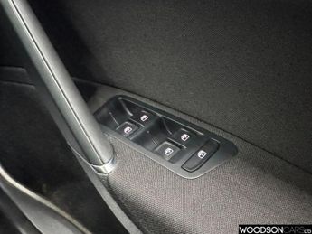 VOLKSWAGEN E-GOLF 35.8kWh e-Golf Hatchback 5dr Electric Auto (136 ps)