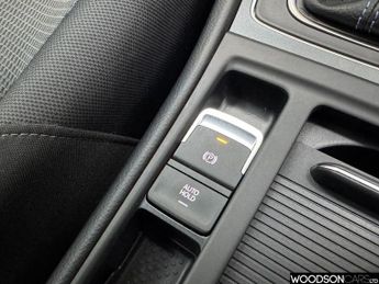 VOLKSWAGEN E-GOLF 35.8kWh e-Golf Hatchback 5dr Electric Auto (136 ps)