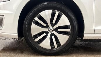 VOLKSWAGEN E-GOLF 35.8kWh e-Golf Hatchback 5dr Electric Auto (136 ps)