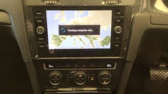 VOLKSWAGEN E-GOLF 35.8kWh e-Golf Hatchback 5dr Electric Auto (136 ps)