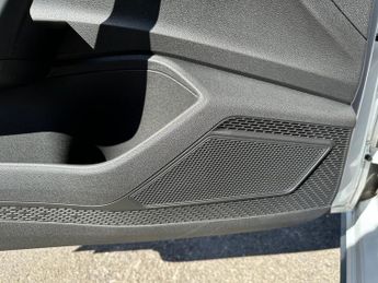 VOLKSWAGEN POLO 1.0 TSI GPF R-Line Hatchback 5dr Petrol Manual Euro 6 (s/s) (95 