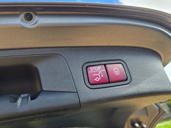 MERCEDES-BENZ EQA EQA 250 66.5kWh AMG Line (Premium) SUV 5dr Electric Auto (190 ps